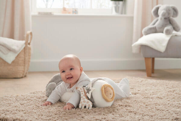XT_WTTW Grey_Tummy Time_Hero welcome to the world elephant tummy time roll grey