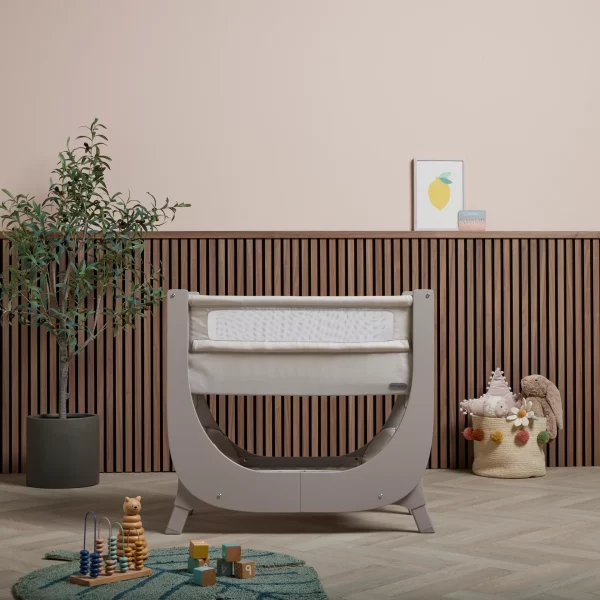 ShnuggleAirLite-FeatureWall-SideUp-Taupe-LowRes ()