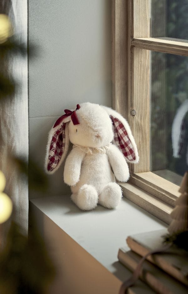 XM_Soft_Toy_Beau_Bunny__Christmas__Lifestyle_Hero