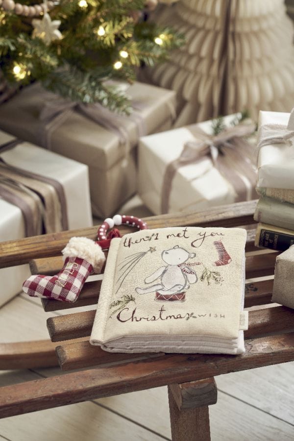 XM_Activity_Book_Calico_Christmas__Lifestyle_Hero