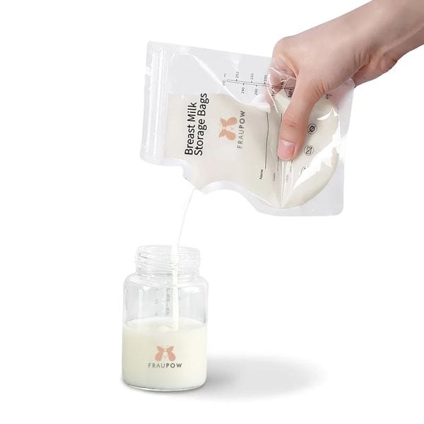 breast milk storage bags (30) Storage bag pouring into bottle